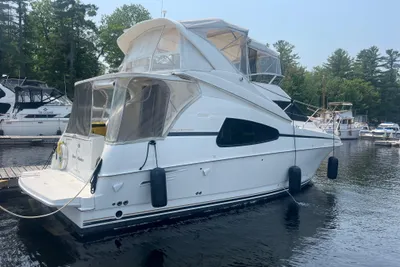 Silverton 330 Sport Bridge