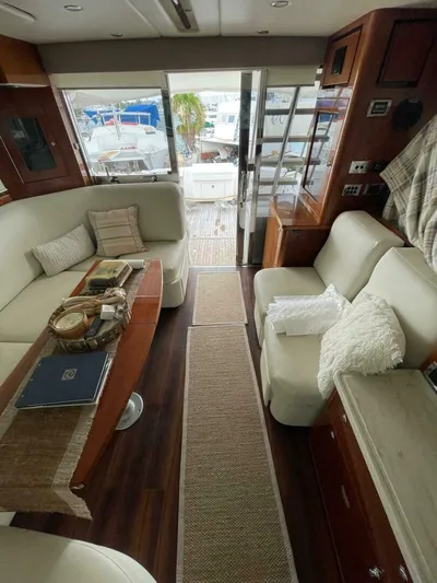  Yacht Photos Pics 2011 Riviera 43 Open Flybridge - Image 32