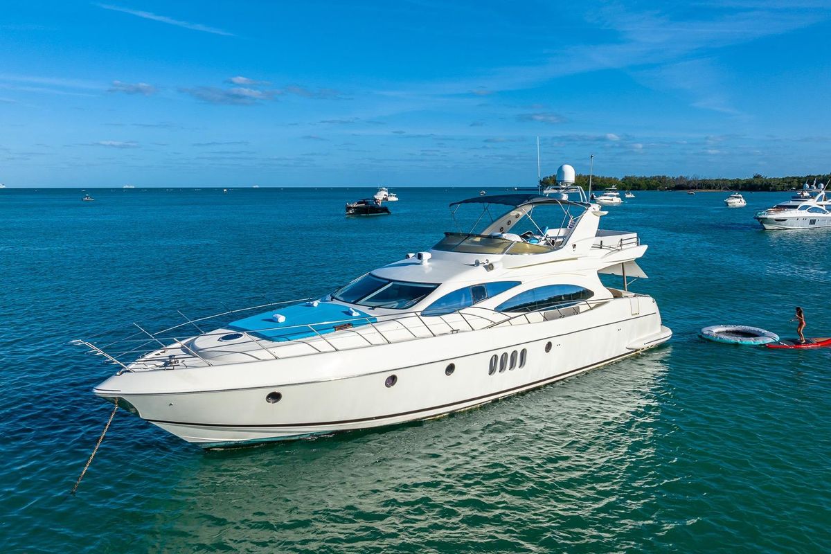 2003 Azimut 68 