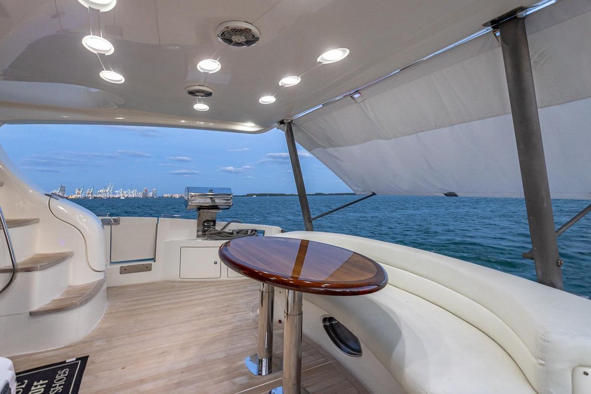 2003 Azimut 68 