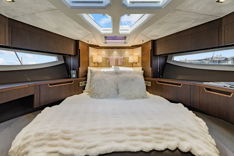  Yacht Photos Pics 2022 Galeon 500 Fly - Image 45