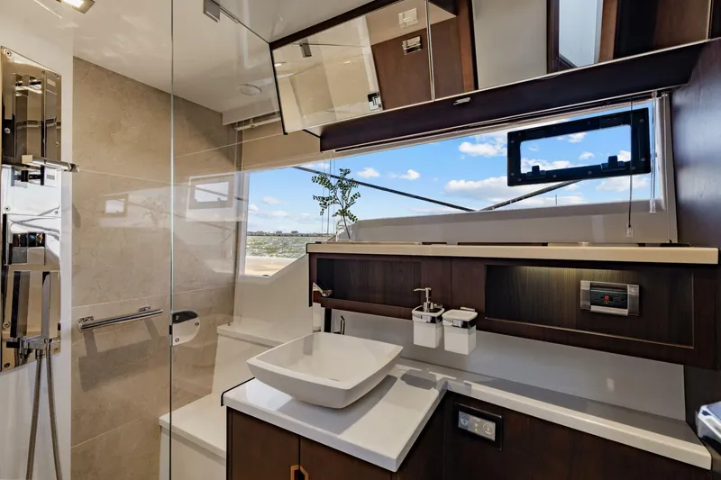  Yacht Photos Pics 2022 Galeon 500 Fly - Image 48