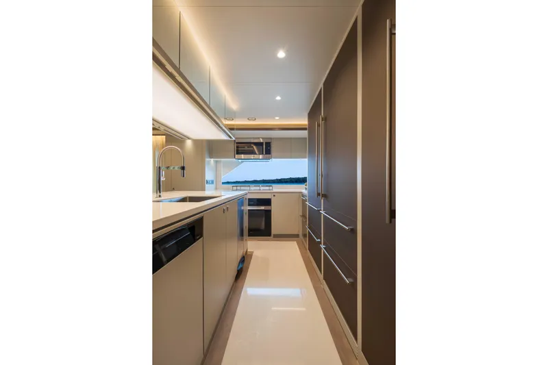 Horizon Fd90-234 / Available Flibs 2025 Yacht Photos Pics Horizon FD90 Hull 34