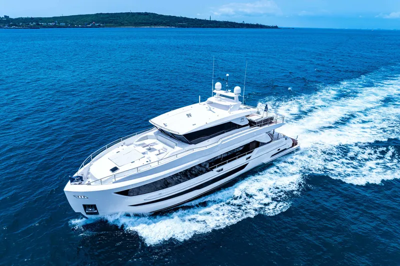 Horizon Fd90-234 / Available Flibs 2025 Yacht Photos Pics Horizon FD90 Hull 34