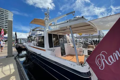 Ranger Tugs 43 Command Bridge