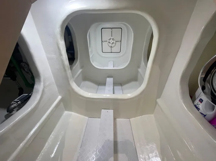 Blade Yacht Photos Pics Interior view of a 2007 Pantera 80 GT boat, showcasing sleek white fiberglass design.