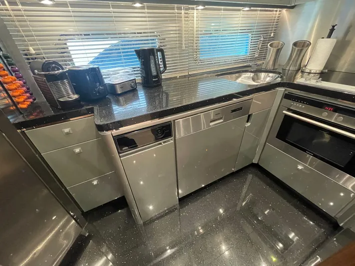 Blade Yacht Photos Pics 