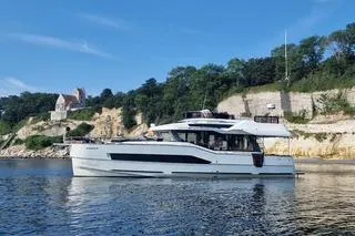 2020 Delphia 1200 Blue Escape