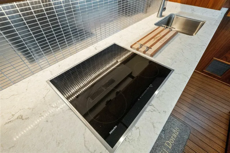 El Dorado Yacht Photos Pics 2022 Viking 68 CNV