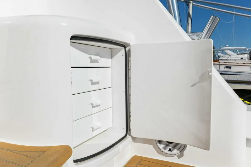 El Dorado Yacht Photos Pics 2022 Viking 68 CNV