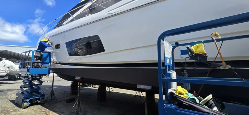  Yacht Photos Pics 2013 Sunseeker Manhattan 53 - Image 50