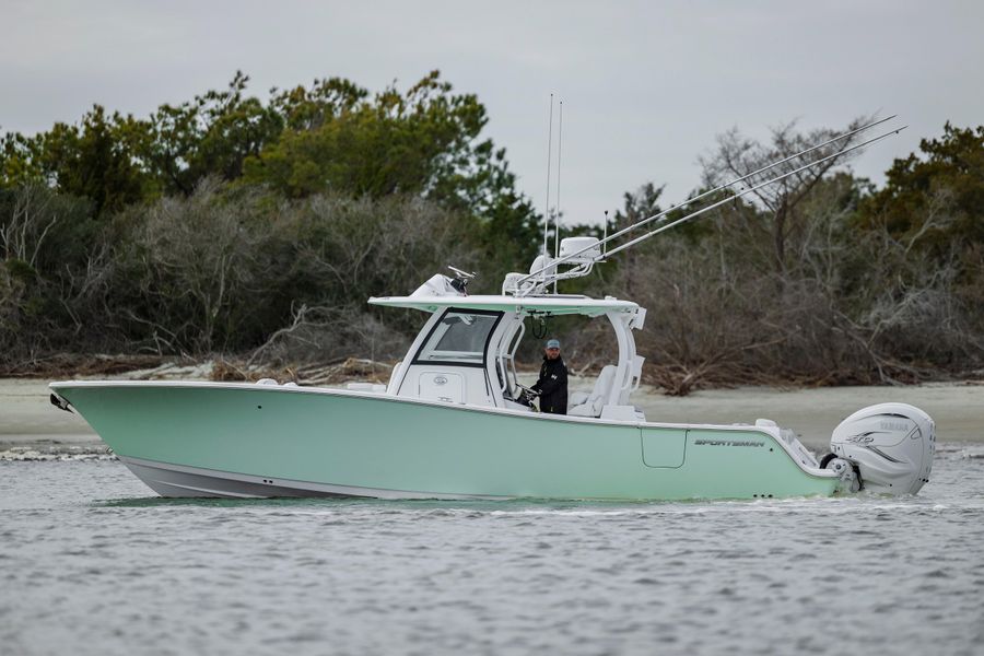 2022 Sportsman Open 322 Center Console