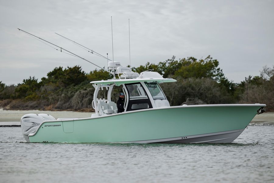 2022 Sportsman Open 322 Center Console