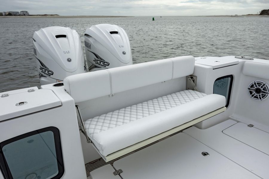 2022 Sportsman Open 322 Center Console