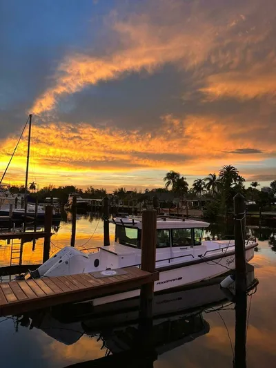  Yacht Photos Pics 2023 Axopar 28 Cabin Wetbar - Image 16