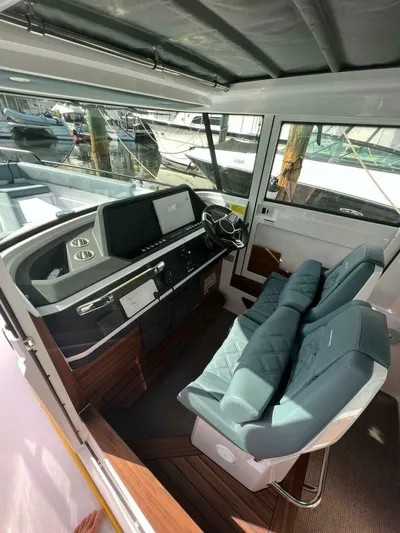  Yacht Photos Pics 2023 Axopar 28 Cabin Wetbar - Image 21