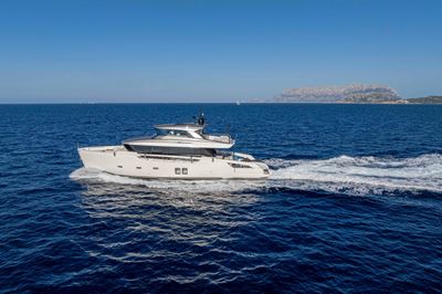 Yacht
