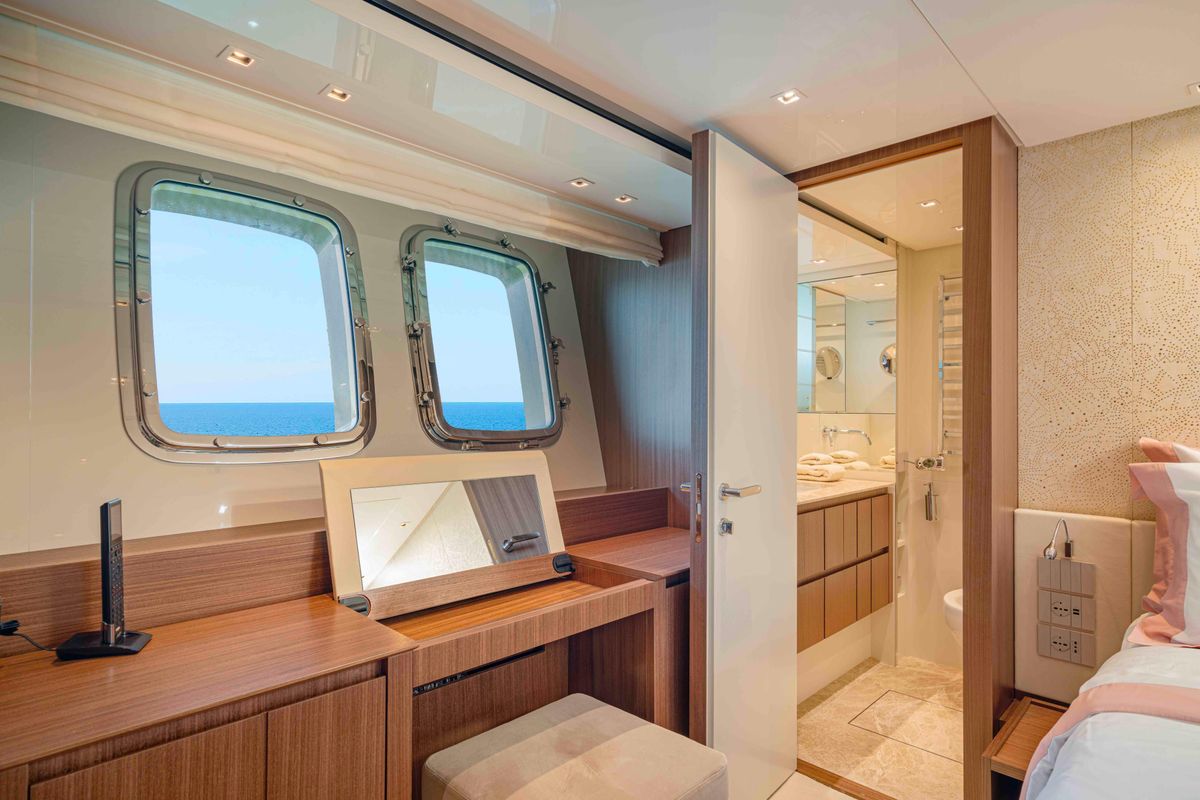 2025 Sanlorenzo 77 