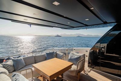 Yacht