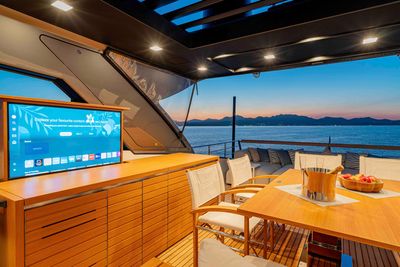 Yacht