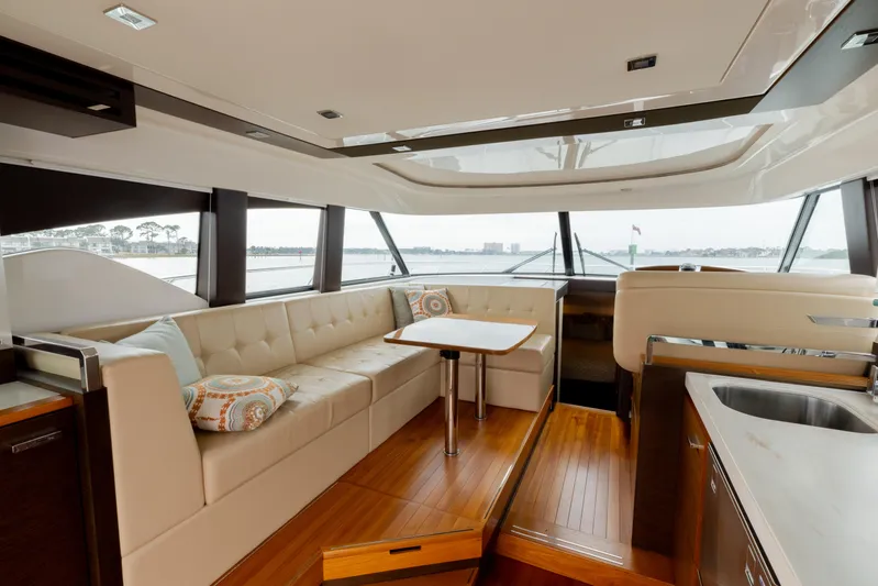 Silver Lining Yacht Photos Pics 2015 Tiara Yachts 44 Coupe- SILVER LINING- Dinette
