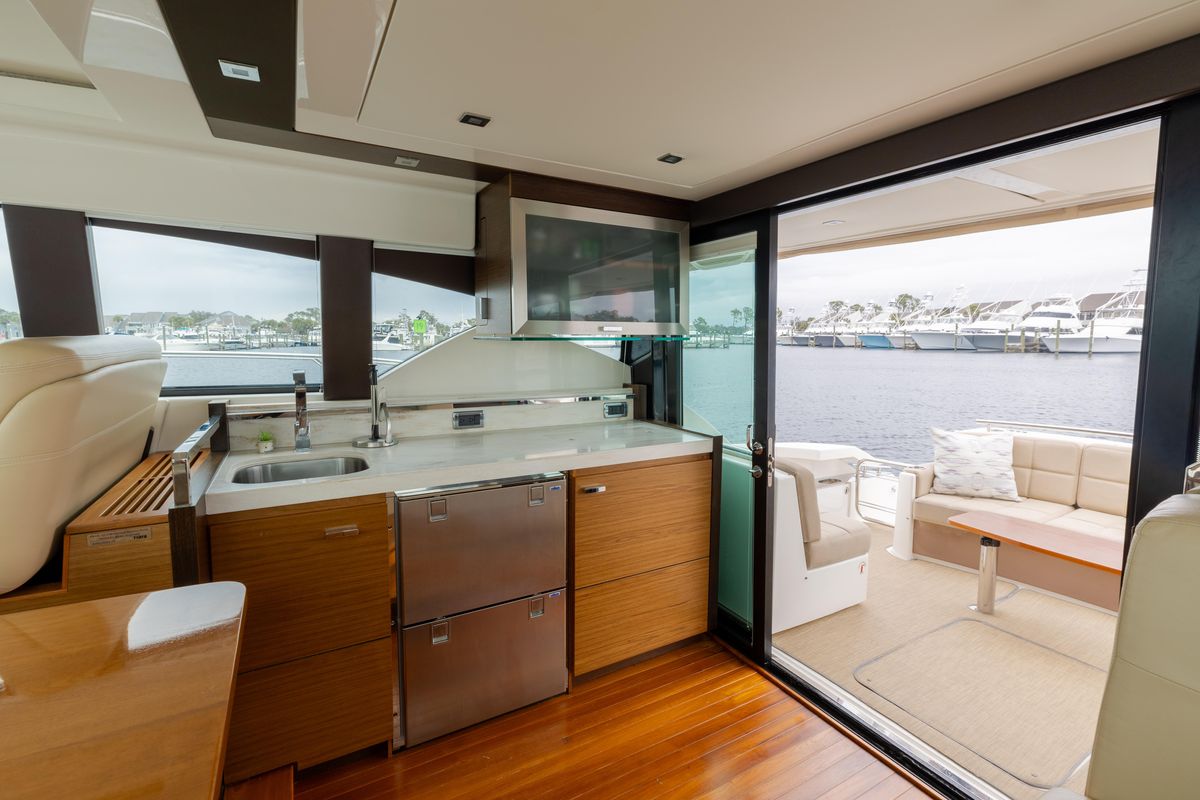 2015 Tiara Yachts 44 