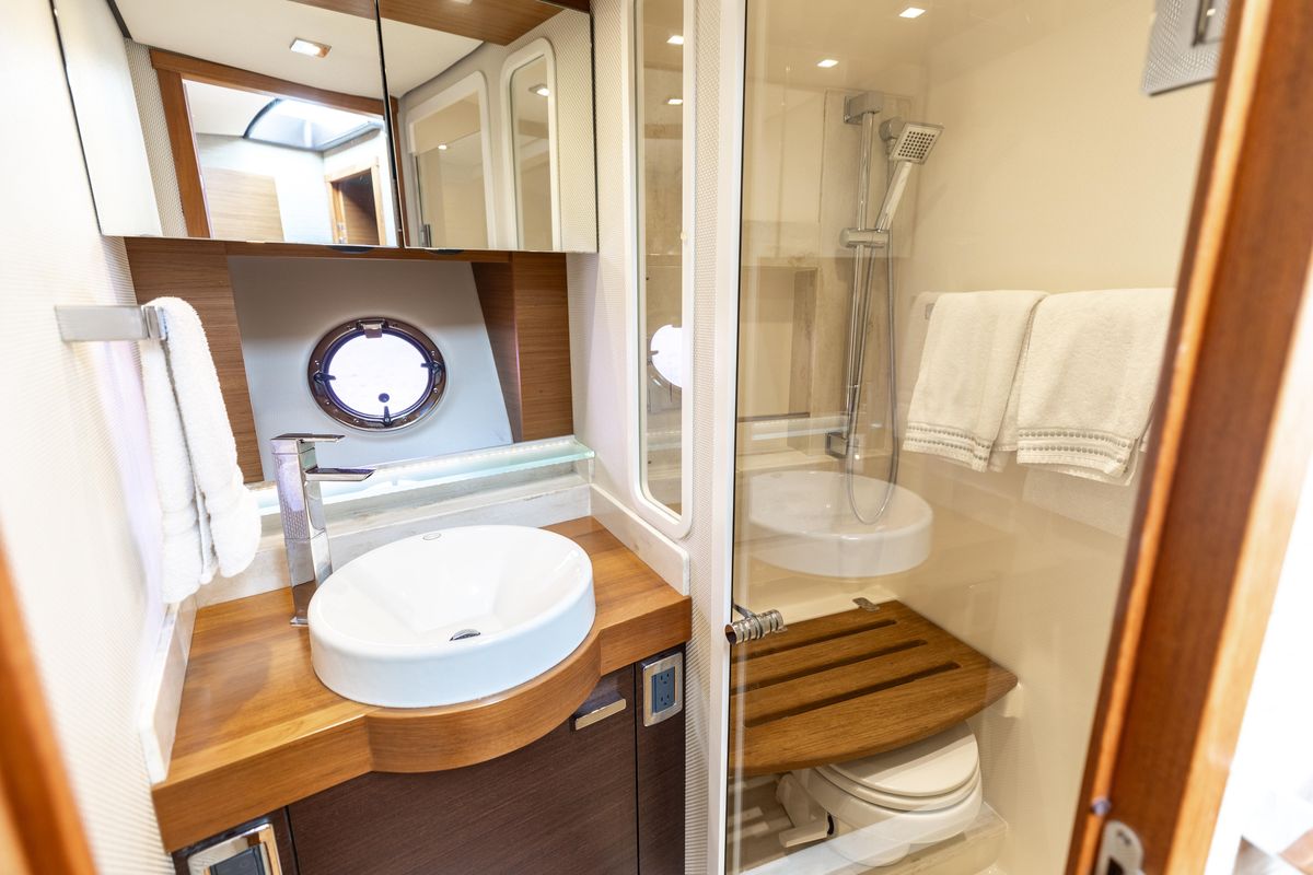 2015 Tiara Yachts 44 