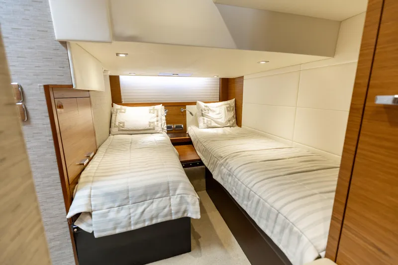 Silver Lining Yacht Photos Pics 2015 Tiara Yachts 44 Coupe- SILVER LINING- Guest Stateroom