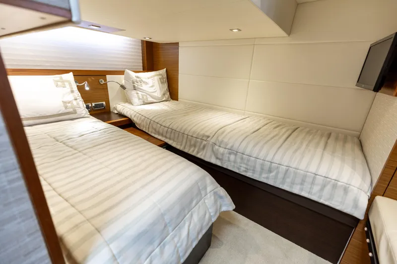 Silver Lining Yacht Photos Pics 2015 Tiara Yachts 44 Coupe- SILVER LINING- Guest Stateroom