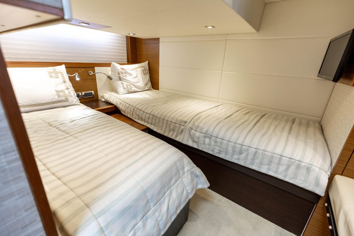 2015 Tiara Yachts 44 