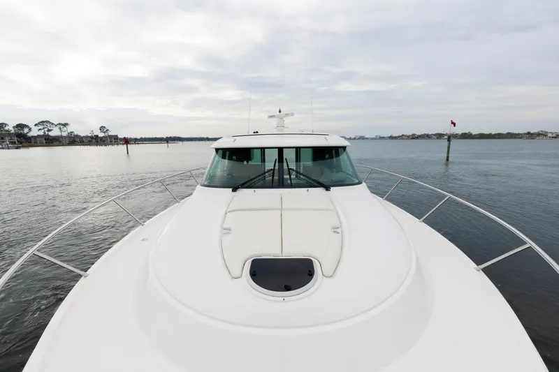 Silver Lining Yacht Photos Pics 2015 Tiara Yachts 44 Coupe- SILVER LINING- Bow