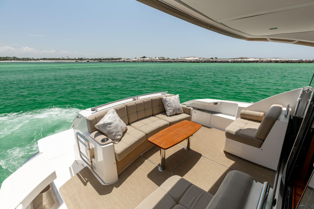 2015 Tiara Yachts 44 