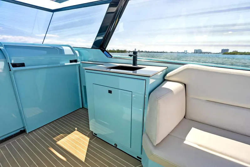 Shaloha Yacht Photos Pics 