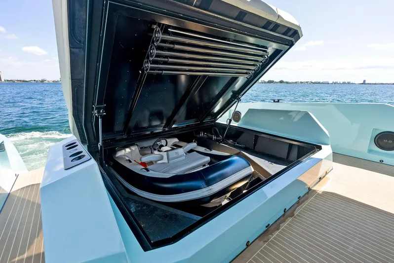 Shaloha Yacht Photos Pics 