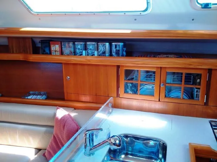 Elendil 1 Yacht Photos Pics Splash and Dish Dryer/storage