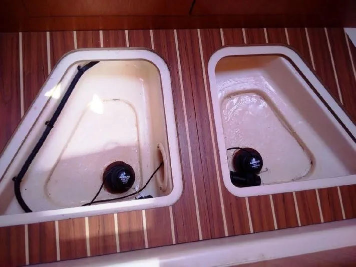 Elendil 1 Yacht Photos Pics Speed and Depth access points