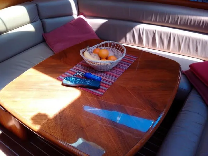 Elendil 1 Yacht Photos Pics Saloon table converts to Berth