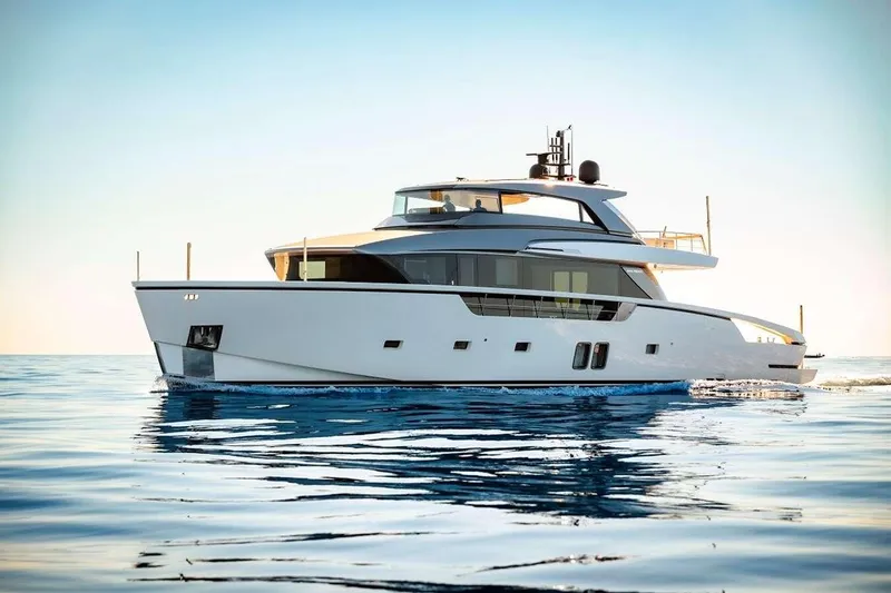  Yacht Photos Pics SANLORENZO SX88 2022