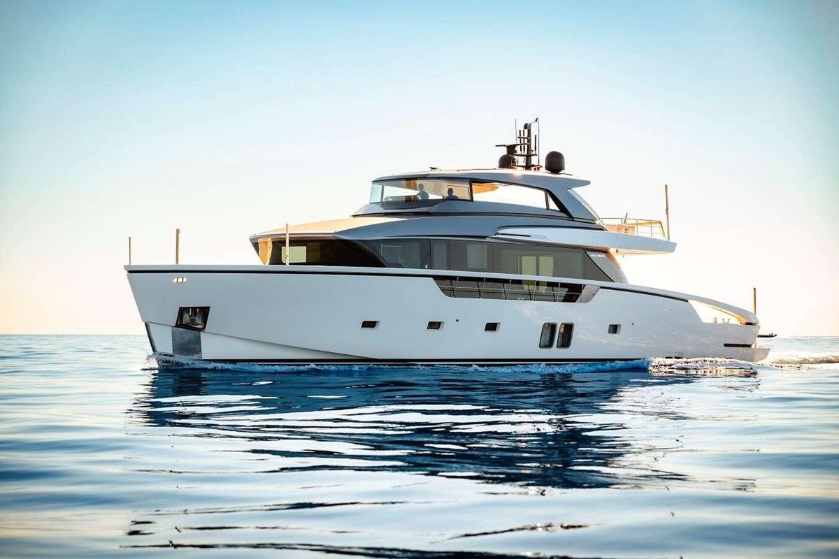 2022 Sanlorenzo 87 