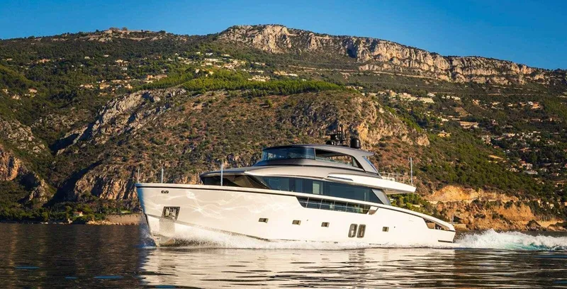  Yacht Photos Pics SANLORENZO SX88 2022