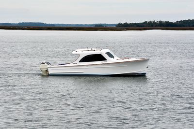 Maverick Yachts Costa Rica 32 Custom Carolina Picnic Boat
