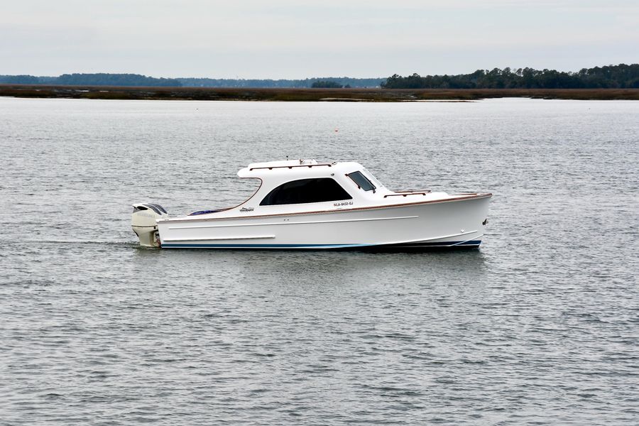 2018 Maverick Yachts Costa Rica 32 Custom Carolina Picnic Boat