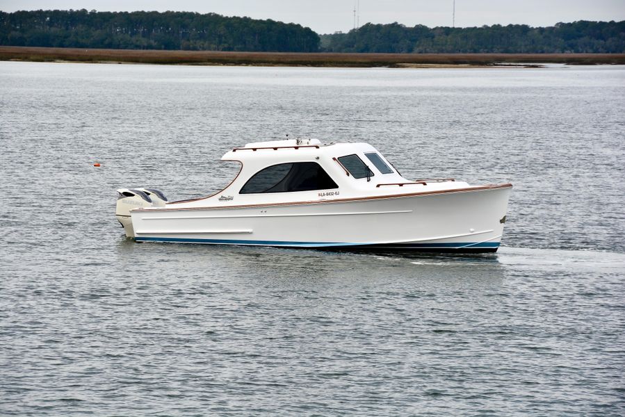 2018 Maverick Yachts Costa Rica 32 Custom Carolina Picnic Boat