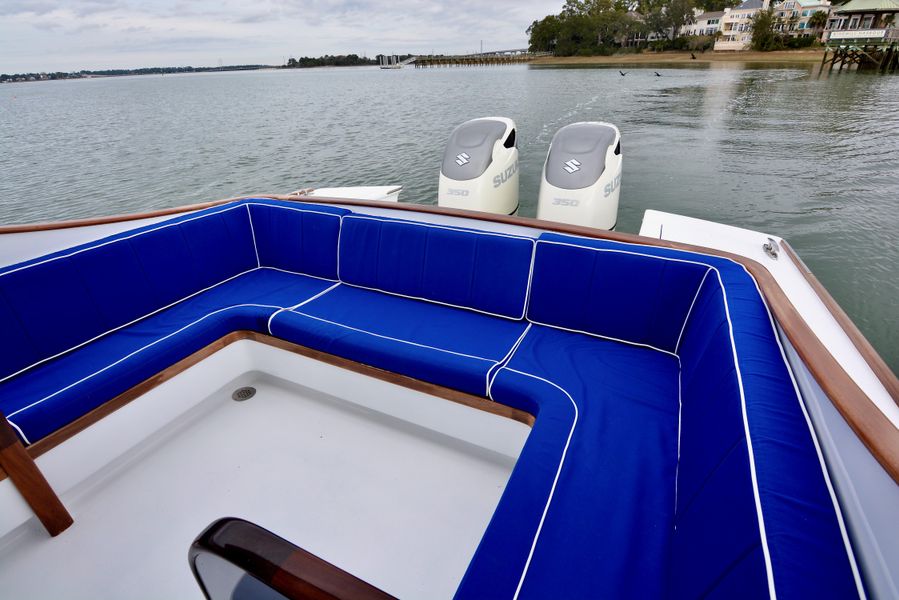 2018 Maverick Yachts Costa Rica 32 Custom Carolina Picnic Boat