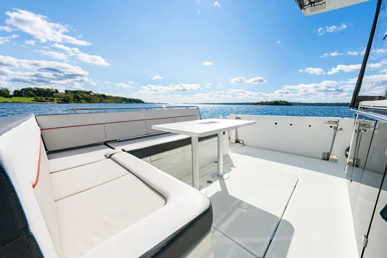 Variance Yacht Photos Pics Cockpit Table