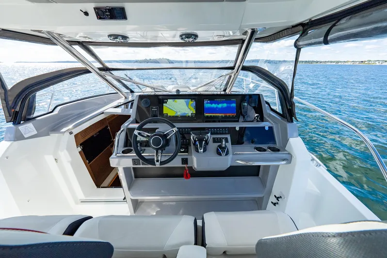 Variance Yacht Photos Pics Helm Electronics