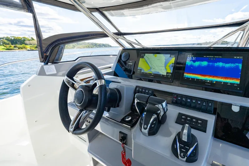 Variance Yacht Photos Pics Helm