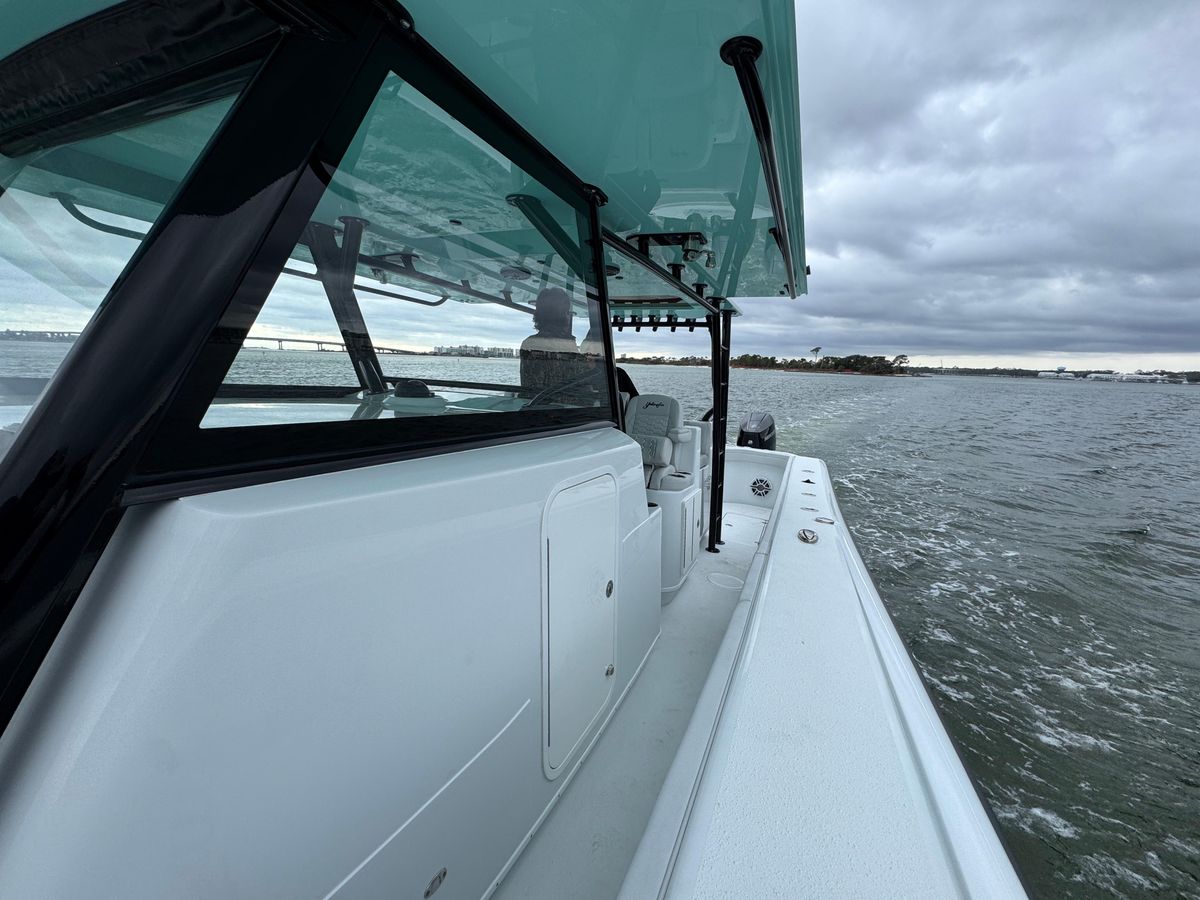 2023 Yellowfin 42 