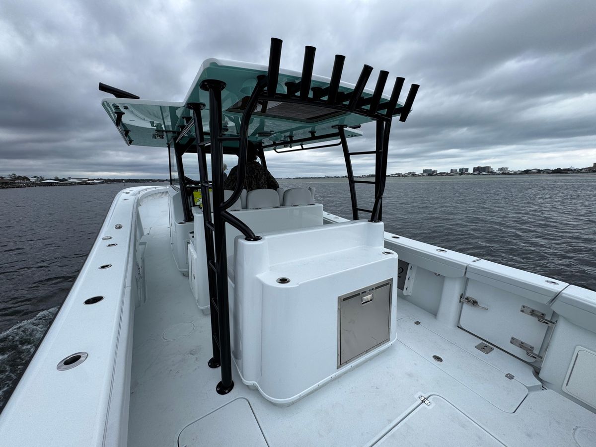 2023 Yellowfin 42 