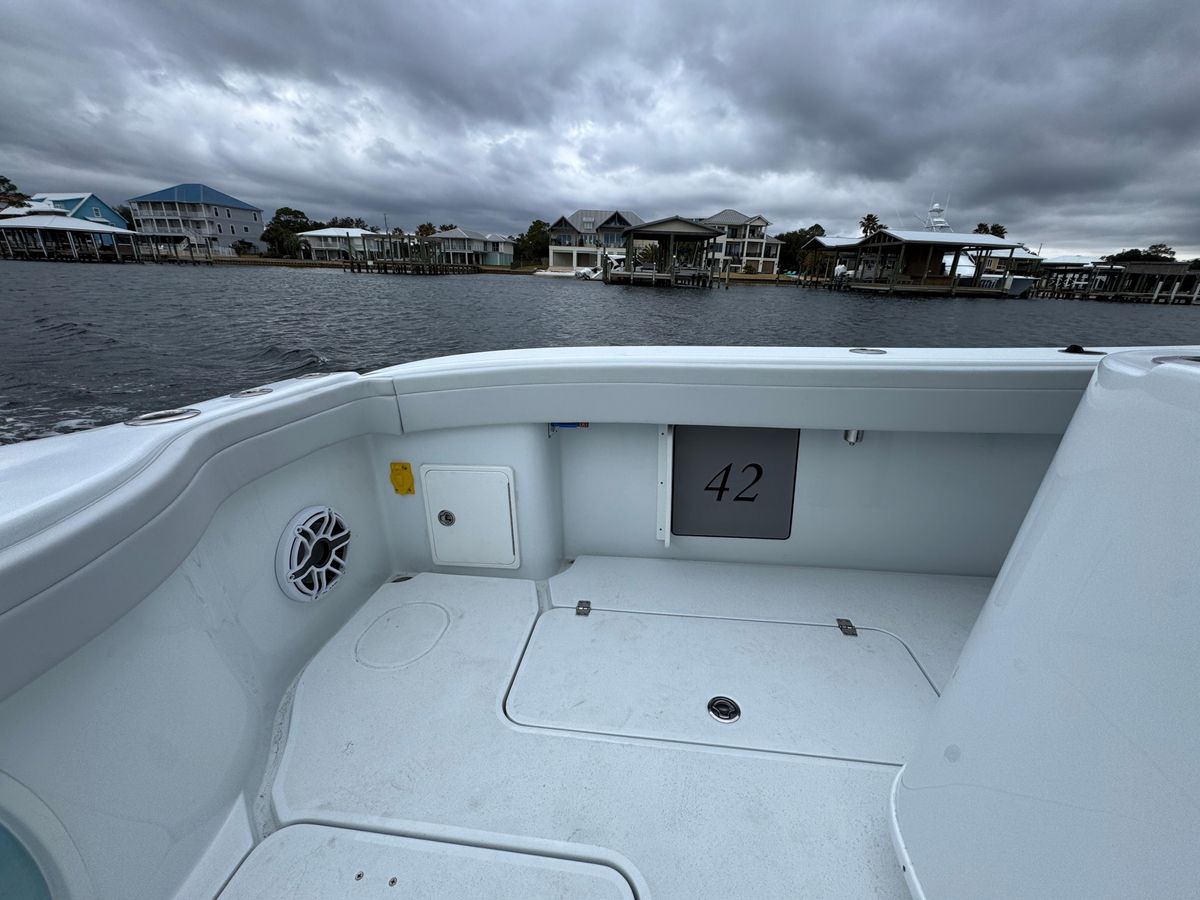 2023 Yellowfin 42 